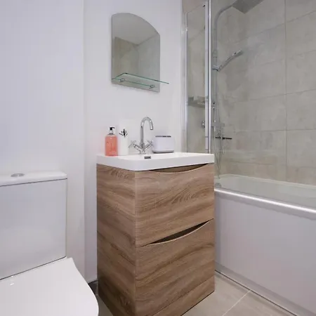 Tv | Near Key Attractions | Quality Staycation Apartment Birmingham