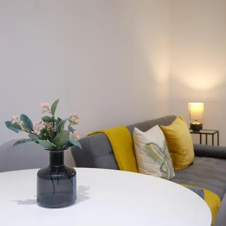Apartment Tv | Near Key Attractions | Quality Staycation *